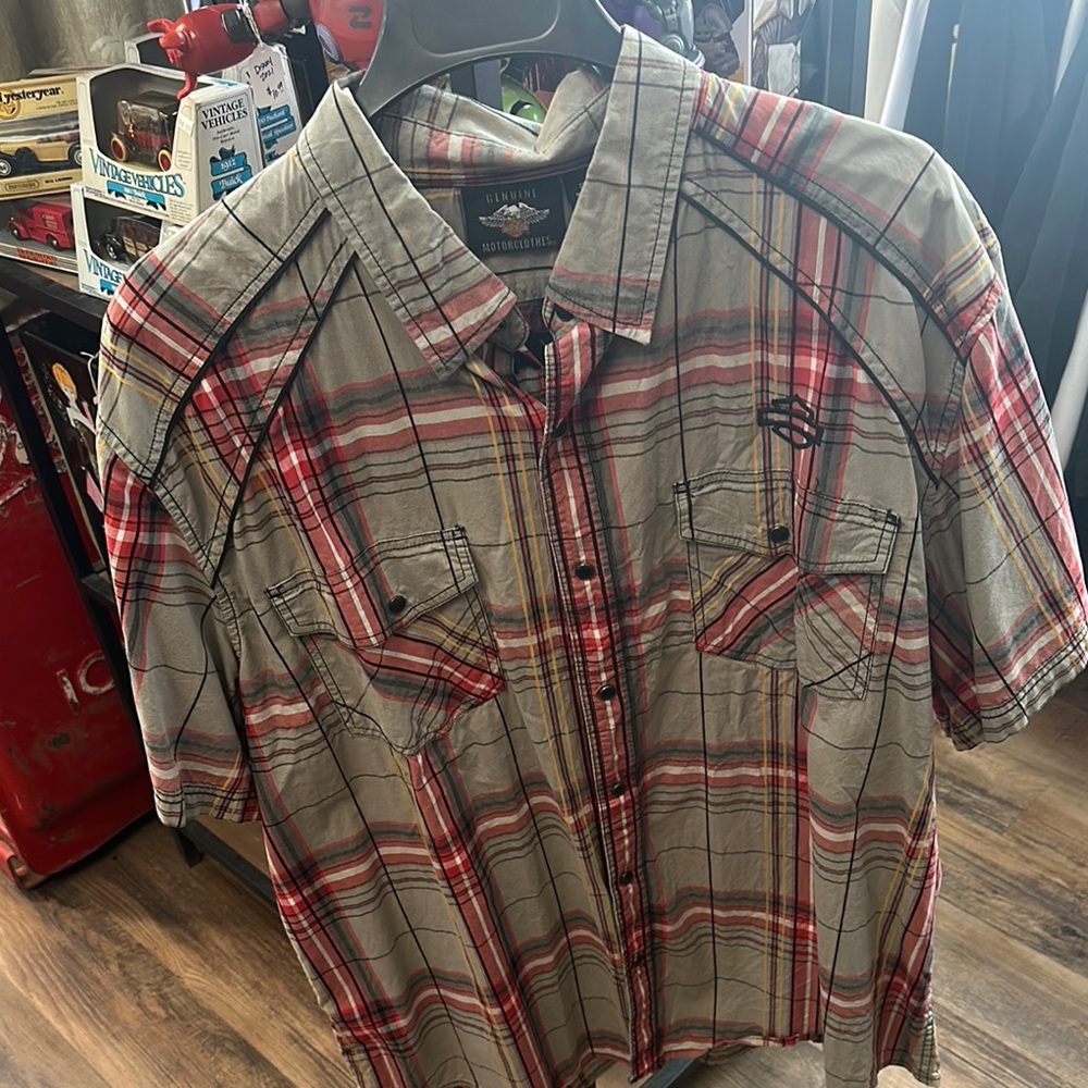 Harley-Davidson Red and Gray Casual Shirt short sleeve black ivory snaps